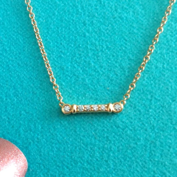 Tiffany & Co Fleur De Lis Keybar Pendant Necklace 18k Yellow Gold 16 inches - Picture 4 of 9